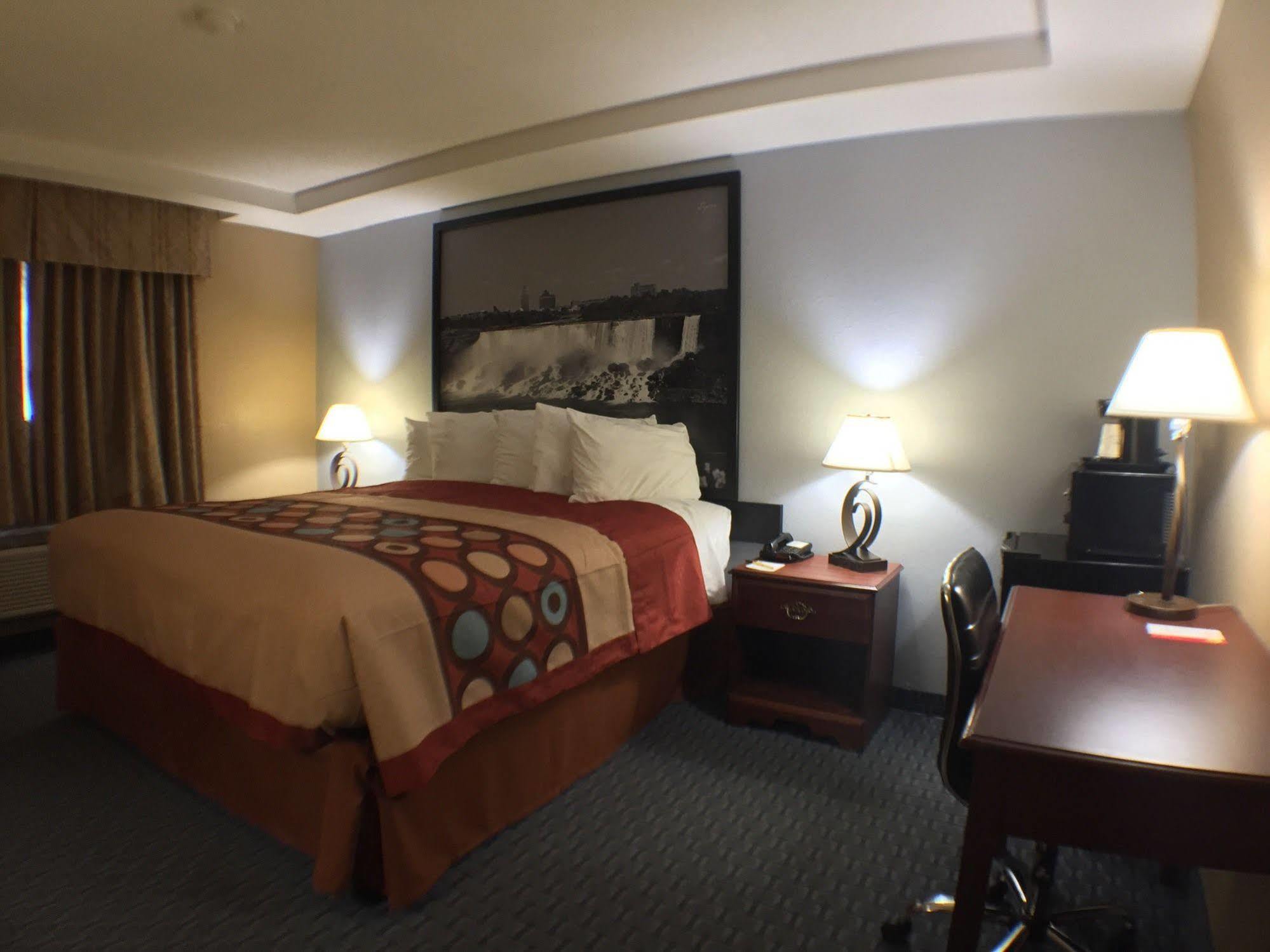 Fairbridge Express Buffalo Airport 2*